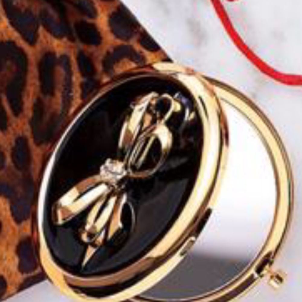 Compact Mirrors - Picture 2 of 3